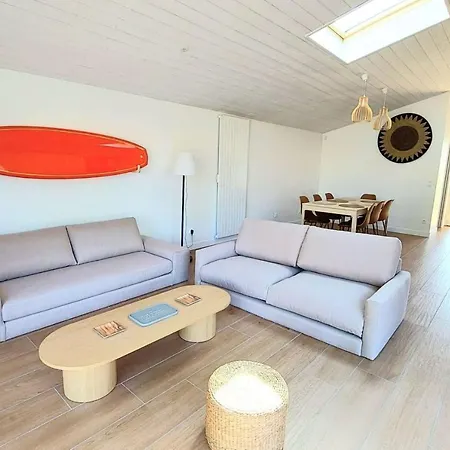 Vakantiehuis Charming Air-conditioned House With Private Pool