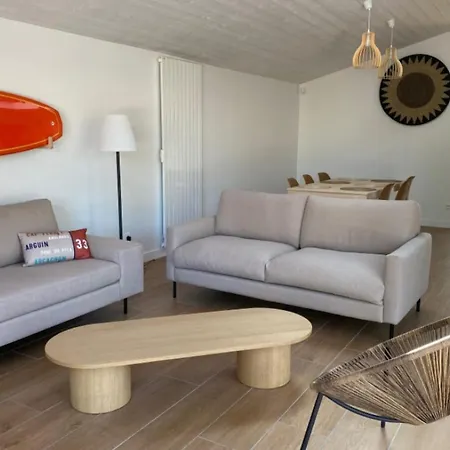 Vakantiehuis Charming Air-conditioned House With Private Pool
